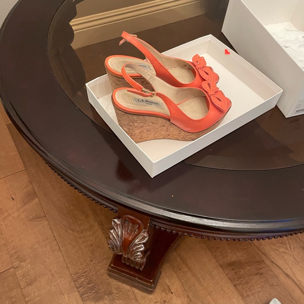L. K. Bennett Susie Patent Peach wedges